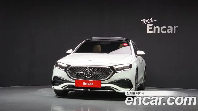 Mercedes-Benz E-Class — Фото автомобиля 3