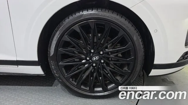 Hyundai Grandeur Grandeur (GN7) 3.5 Бензин 4WD — Фото автомобиля 18