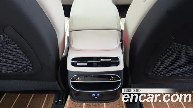 Genesis GV70 2.5T Бензин AWD — Фото автомобиля 18