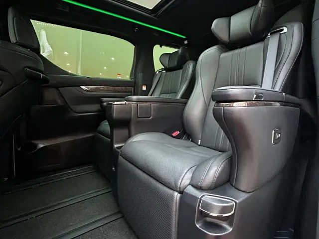Toyota Vellfire — Фото автомобиля 16
