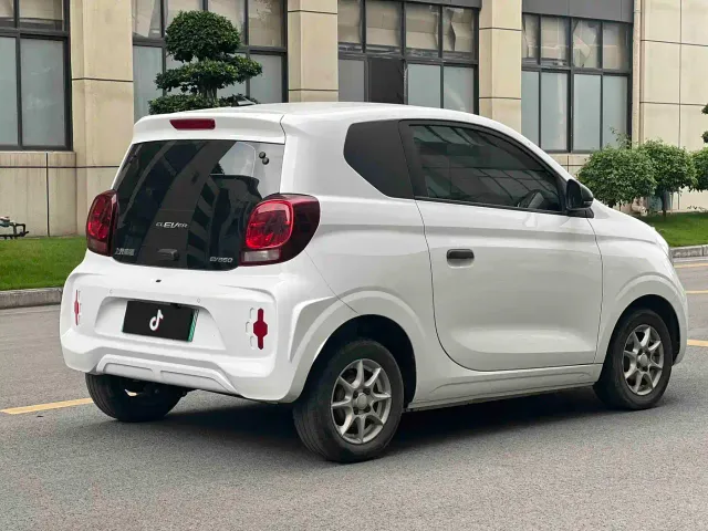 Roewe Clever — Фото автомобиля 13