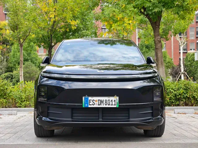 Li Auto L6 — Фото автомобиля 2