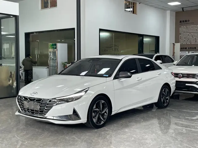 Фотография автомобиля — Hyundai Elantra