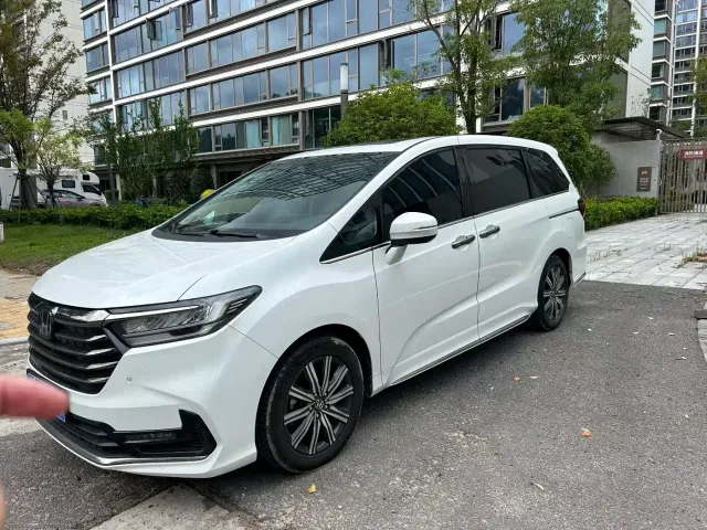 Honda Odyssey — Фото автомобиля 2