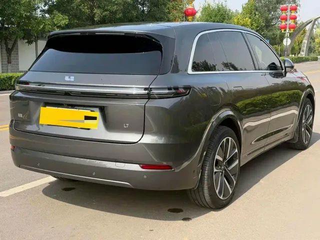 Li Auto L7 — Фото автомобиля 9