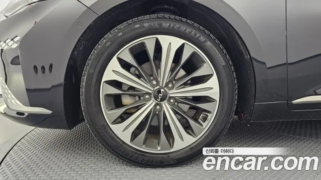 Kia K8 Hybrid — Фото автомобиля 5