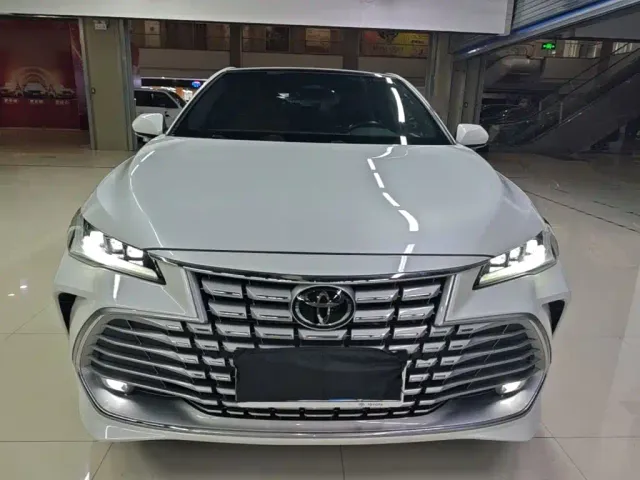 Toyota Avalon — Фото автомобиля 2
