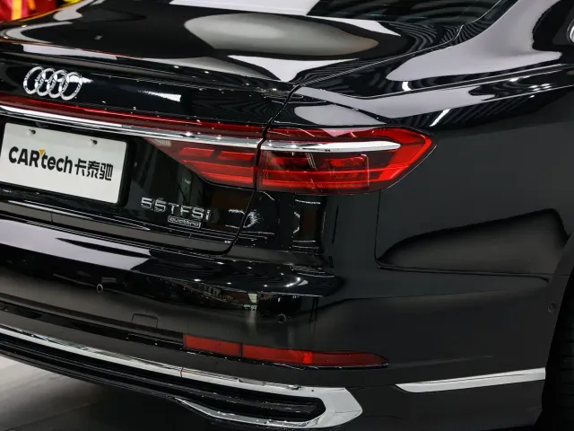 Audi A8 — Фото автомобиля 6