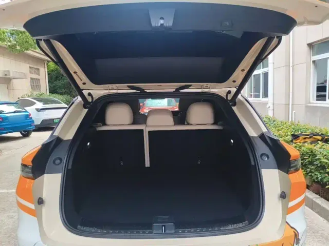 Li Auto i6 — Фото автомобиля 18