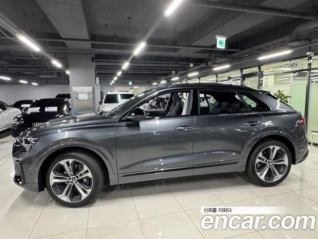 Audi Q8 55 TFSI quattro Premium — Фото автомобиля 2