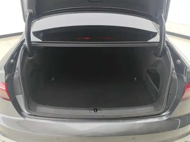 Audi Audi A4L 2022 40 TFSI Fashion Dynamic — Фото автомобиля 4