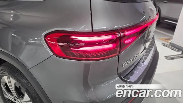 Mercedes-Benz EQB — Фото автомобиля 12