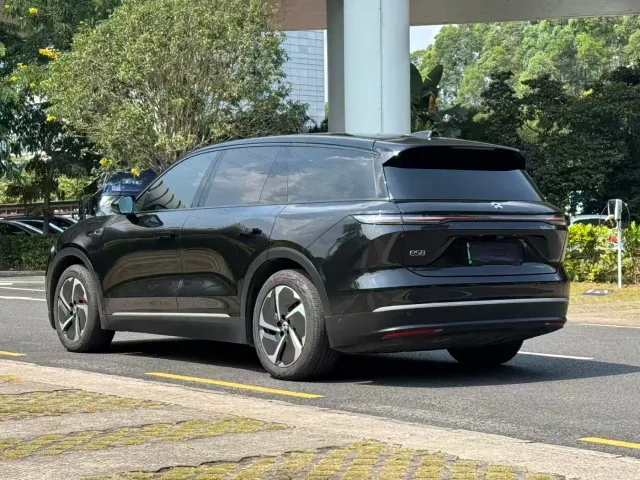 Nio ES8 — Фото автомобиля 4
