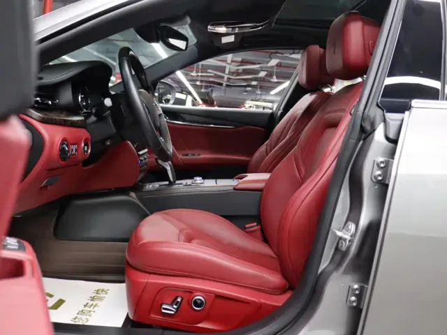 Maserati Quattroporte — Фото автомобиля 7