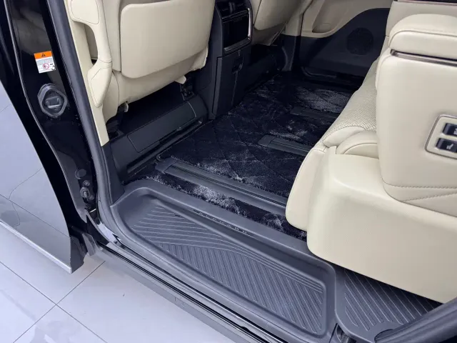 Toyota Alphard — Фото автомобиля 6