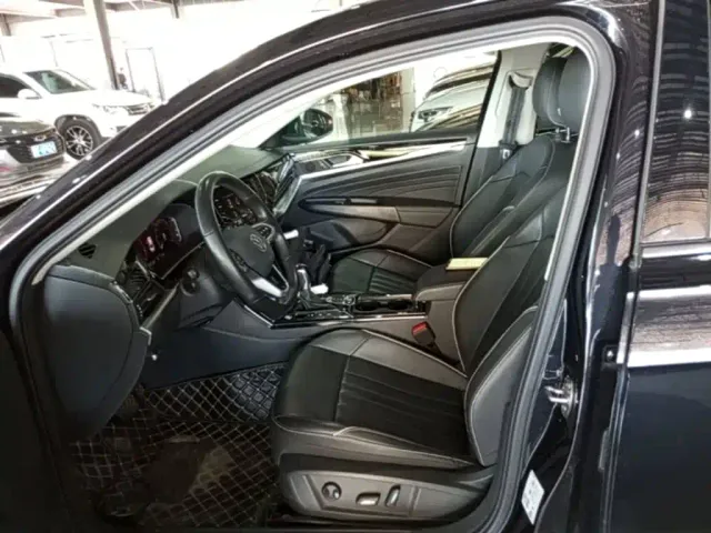 Volkswagen Passat — Фото автомобиля 14