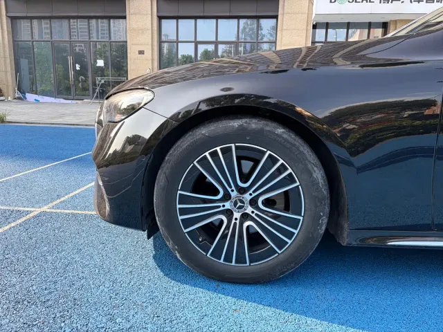 Mercedes-Benz E-Class — Фото автомобиля 9