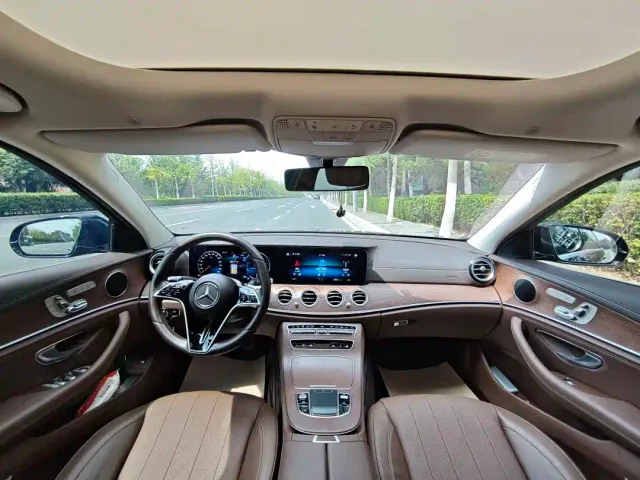 Mercedes-Benz E-Class — Фото автомобиля 8
