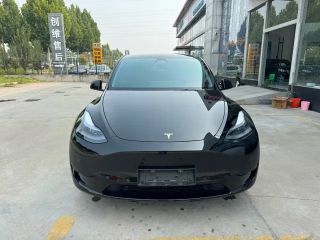 Tesla Model Y — Фото автомобиля 2