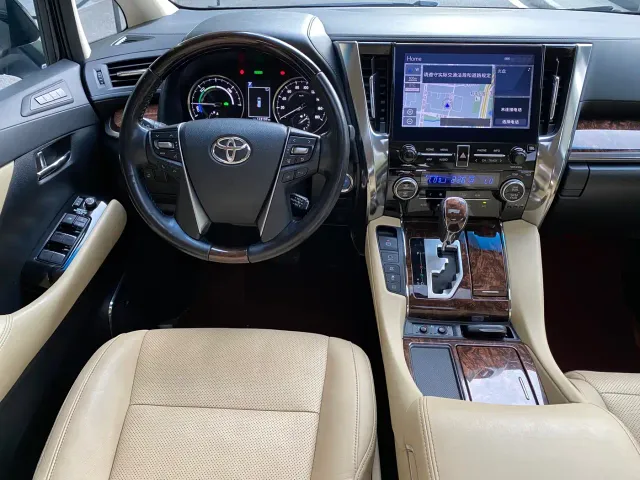 Toyota Alphard — Фото автомобиля 12