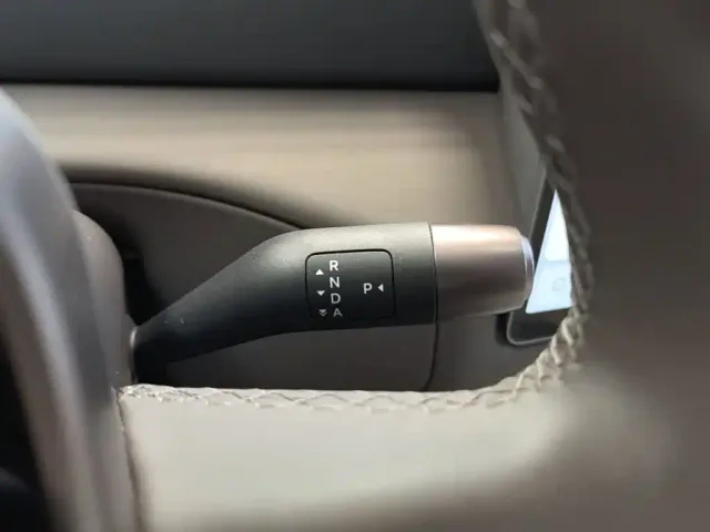 Li Auto MEGA — Фото автомобиля 13