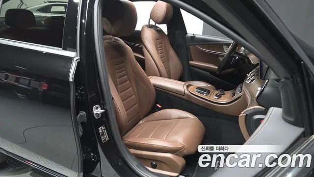 Mercedes-Benz E-Class W213 — Фото автомобиля 16