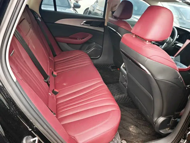Hongqi H5 — Фото автомобиля 11
