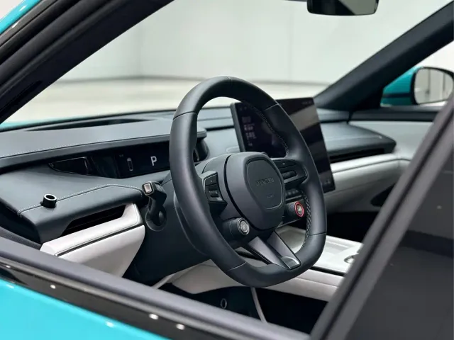Xiaomi SU7 — Фото автомобиля 20