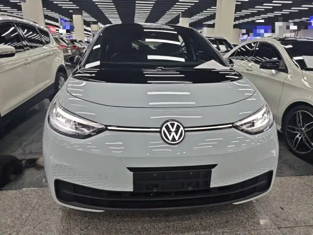 Volkswagen ID.3 — Фото автомобиля 2
