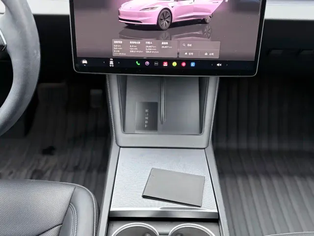 Tesla Model 3 — Фото автомобиля 11