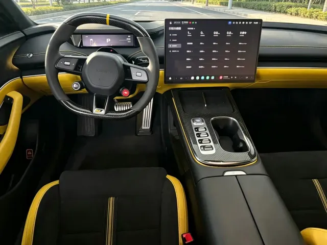 Xiaomi SU7 Ultra — Фото автомобиля 9