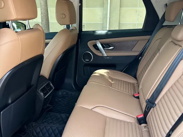Land Rover Discovery Sport — Фото автомобиля 7