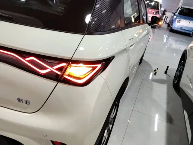 BYD Dolphin — Фото автомобиля 7