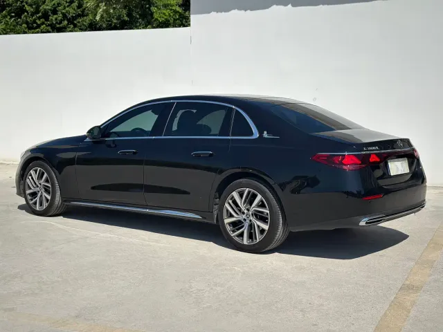 Mercedes-Benz E-Class — Фото автомобиля 19