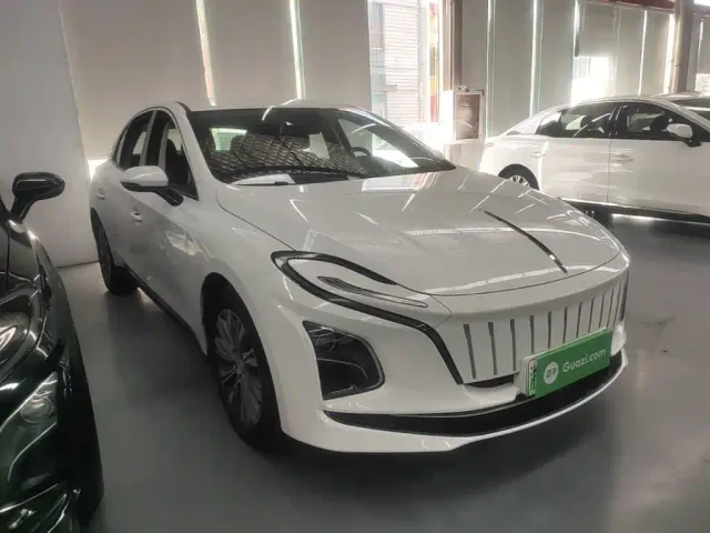 Hongqi E-QM5 — Фото автомобиля 3