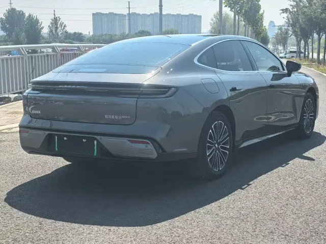 Geely Galaxy Xingyao 8 — Фото автомобиля 7