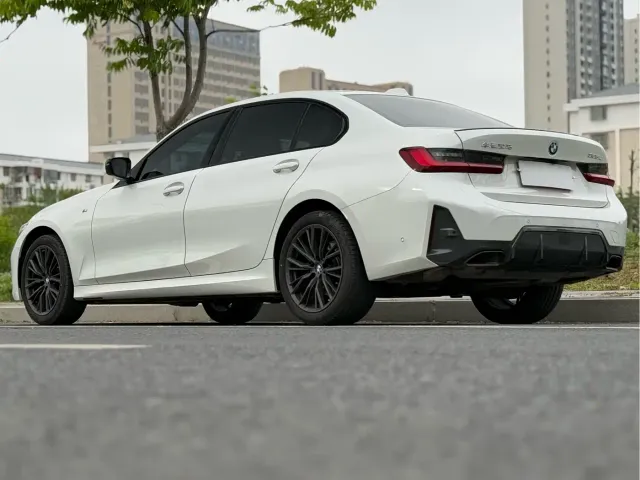 BMW 3 Series — Фото автомобиля 15