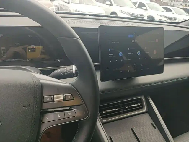 BYD Qin L — Фото автомобиля 9