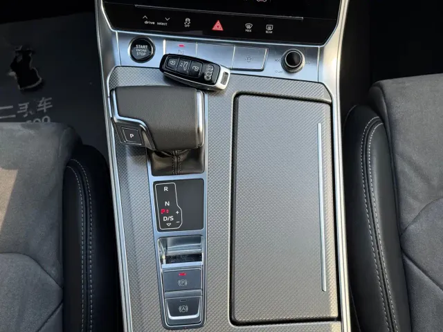Audi A6L — Фото автомобиля 12