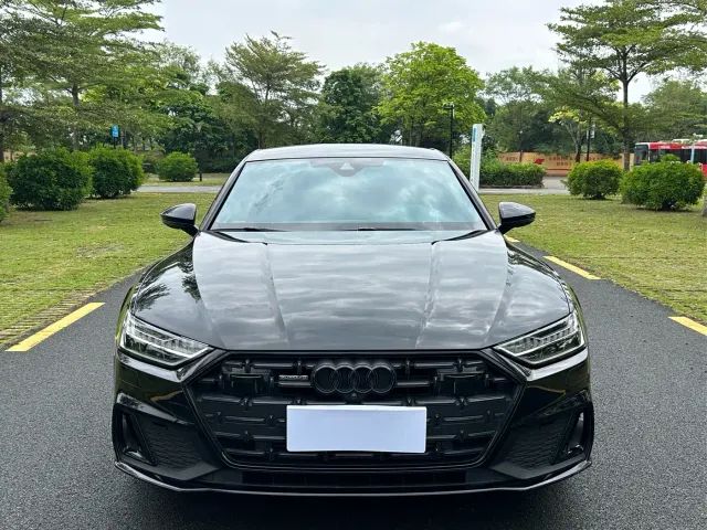 Audi A7L — Фото автомобиля 2