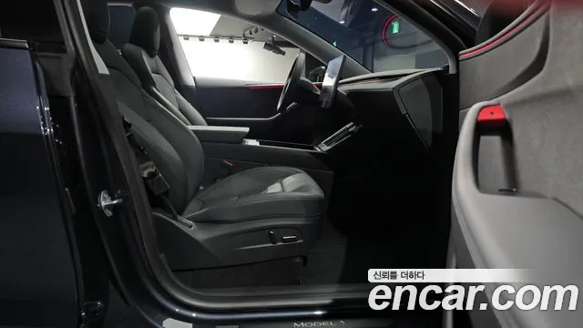 Tesla Model Y — Фото автомобиля 6
