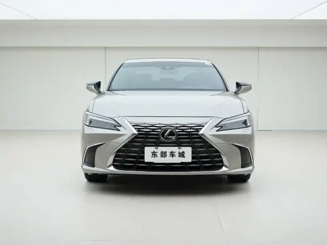 Lexus ES — Фото автомобиля 2