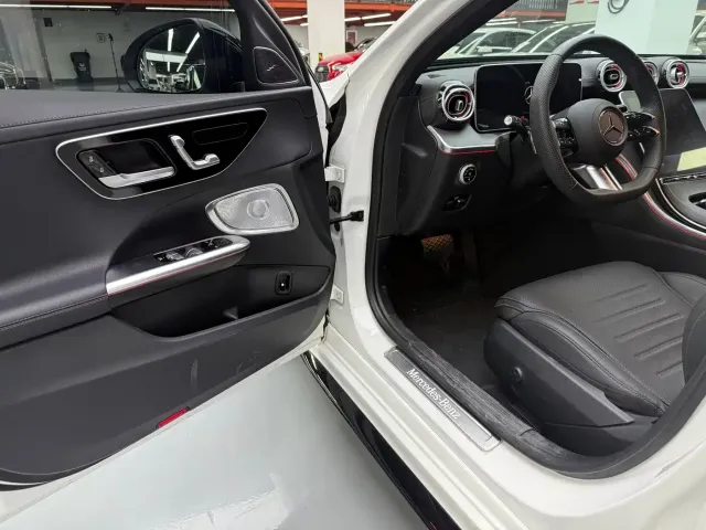 Mercedes-Benz C-Class — Фото автомобиля 5