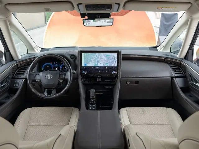 Toyota Alphard 2024 Hybrid 2.5L Prestige Edition — Фото автомобиля 10