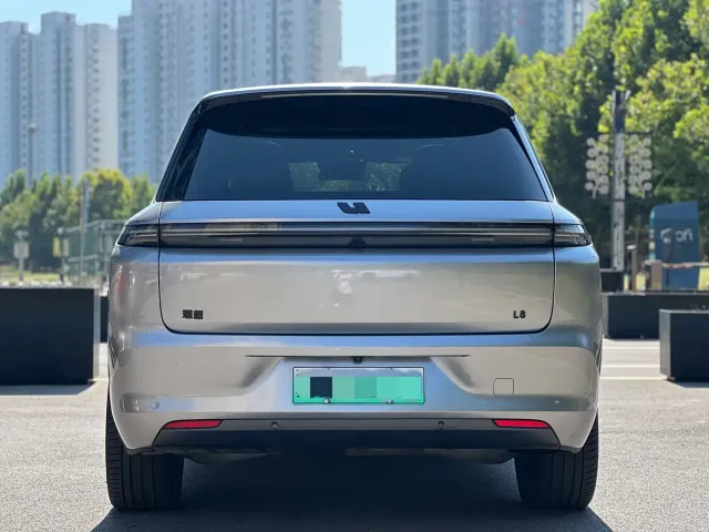 Li Auto L8 — Фото автомобиля 4