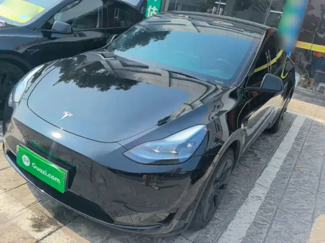 Фотография автомобиля — Tesla Model Y
