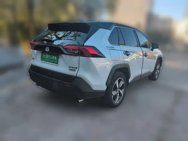 Toyota RAV4 Rongfang Dual Engine E+ — Фото автомобиля 4