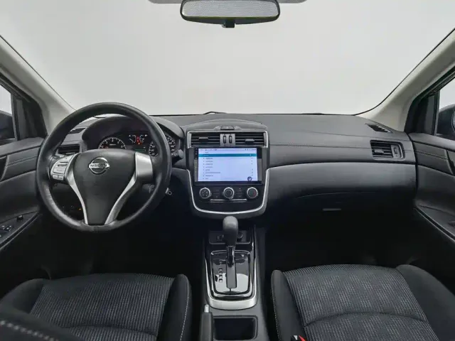 Nissan Tiida — Фото автомобиля 5