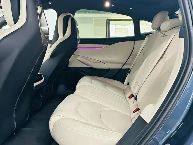 Xiaomi SU7 — Фото автомобиля 9
