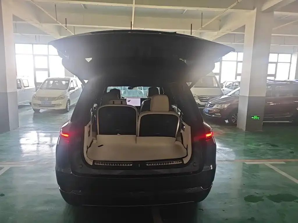 Li Auto Li Xiang L9 2024 Pro — Фото автомобиля 15